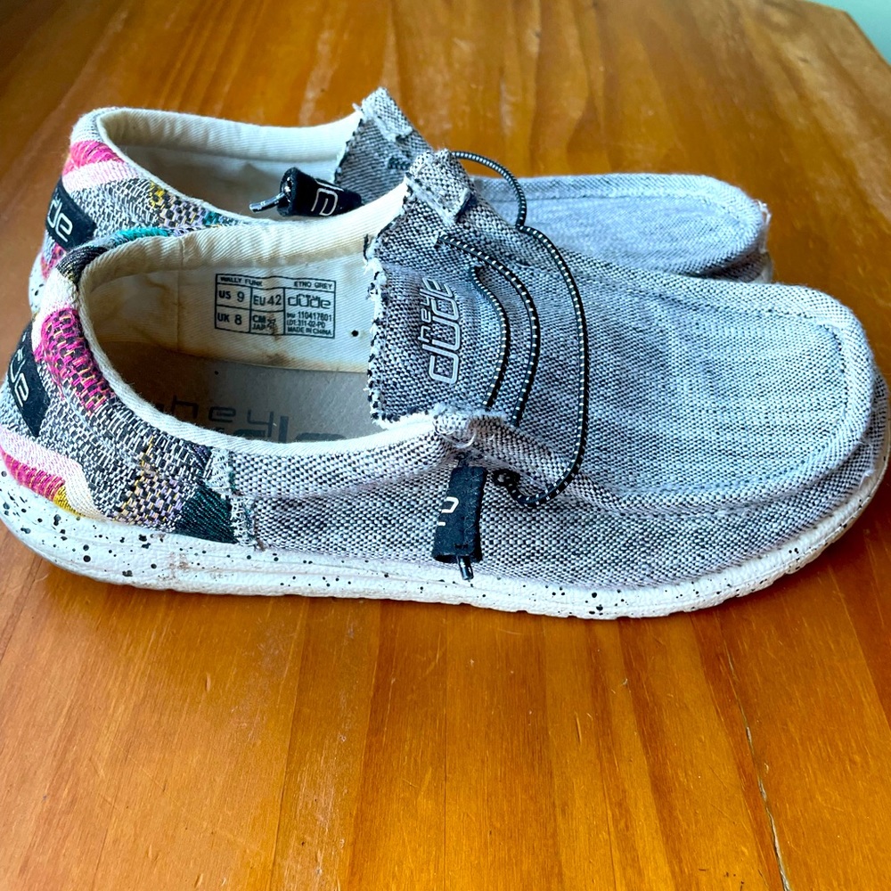 Hey dude men’s gray/black wally funk